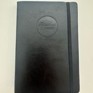 🆕 Passion Planner: Small Undated Daily Planner (Black)